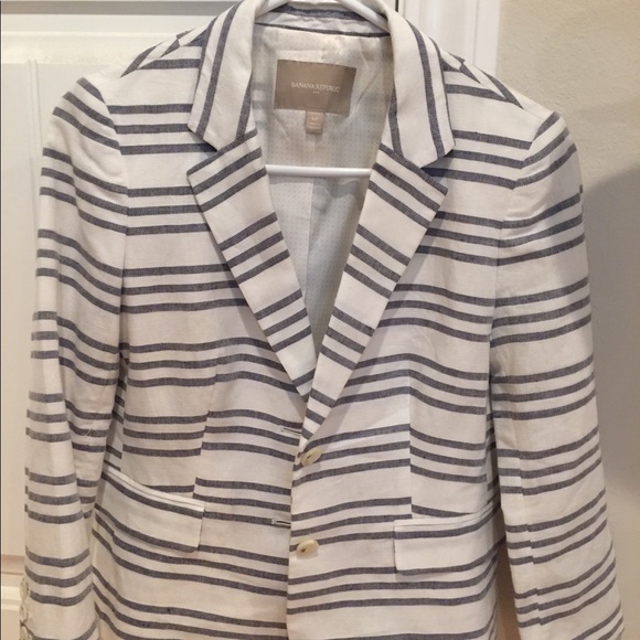 Banana Republic - Picture 2 of 5